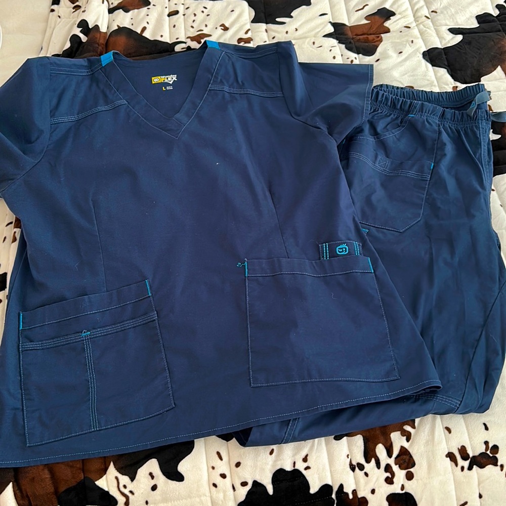Wonder wink scrubs